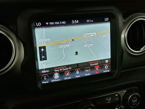 Used 2020 Jeep Wrangler Unlimited Sahara AWD/4WD image 21