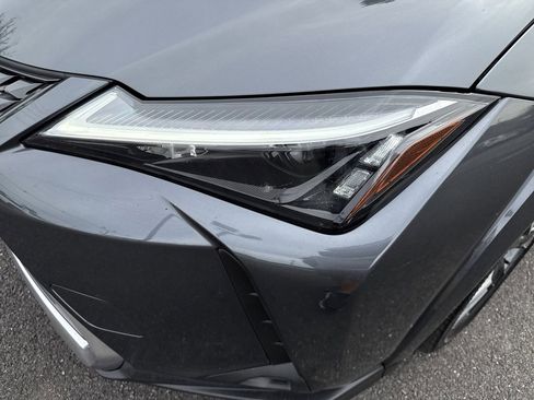 Used 2025 Lexus UX 300h AWD image 31