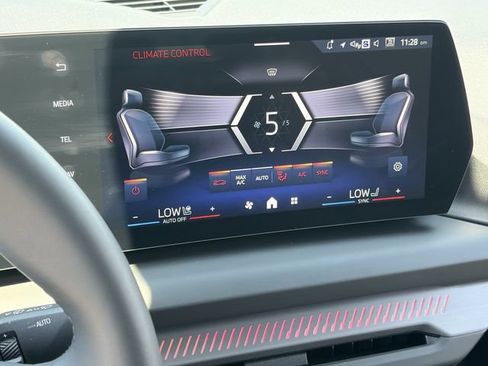 Certified 2025 BMW 228i xDrive w/ Premium Package AWD/4WD image 33