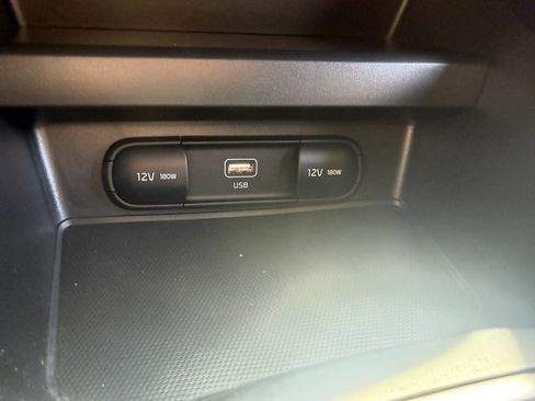 Used 2025 Kia Soul LX FWD image 37