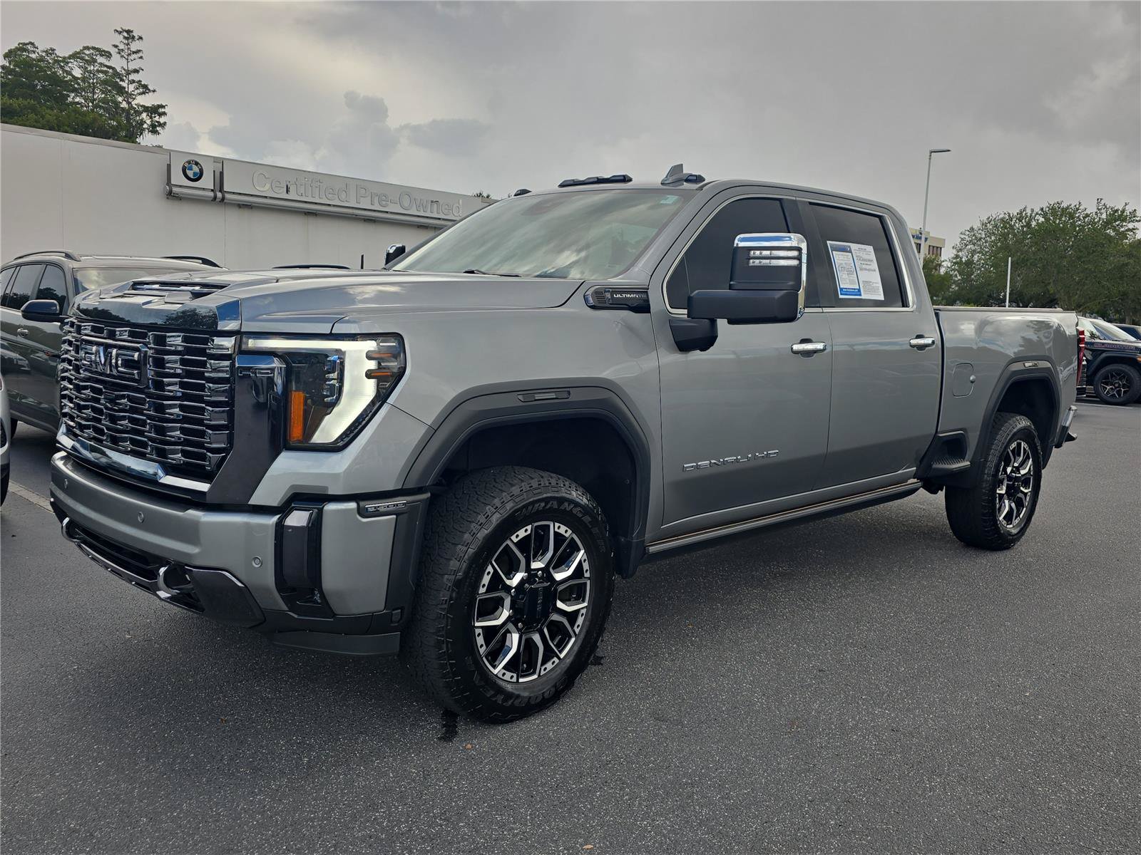 Used 2024 GMC Sierra 3500 Denali Ultimate AWD/4WD image 8