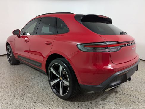 Used 2024 Porsche Macan image 5