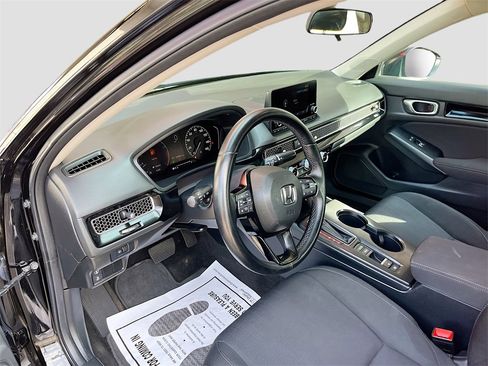 Used 2024 Honda Civic EX image 9