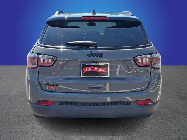 Used 2023 Jeep Compass Latitude w/ Sun and Sound Group AWD/4WD image 5