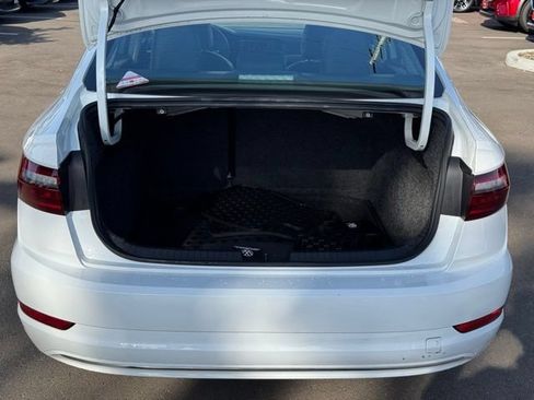 Used 2021 Volkswagen Jetta SE FWD image 23