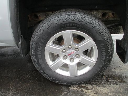 Used 2015 GMC Sierra 1500 SLT w/ Suspension Package, Off-Road image 12