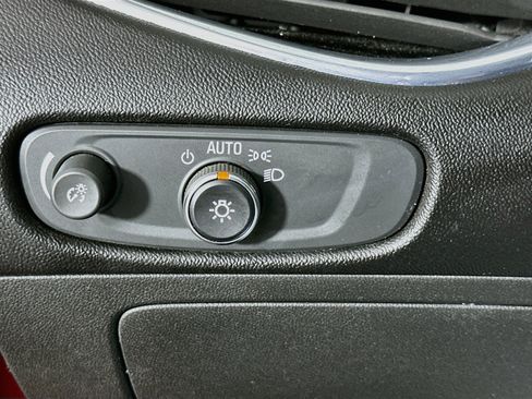 Used 2019 Chevrolet Malibu LT FWD image 16