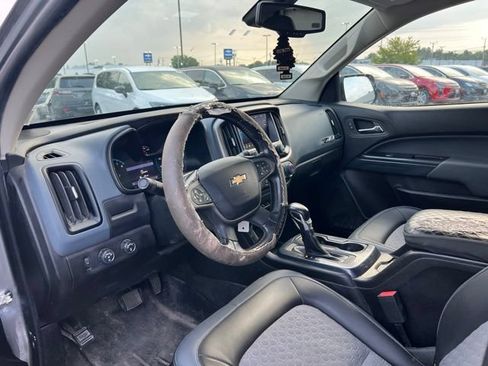 Used 2022 Chevrolet Colorado Z71 AWD/4WD image 2