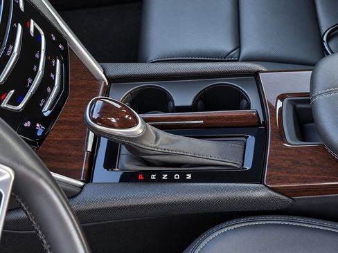 Used 2017 Cadillac XTS Luxury FWD image 16