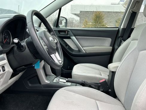 Used 2017 Subaru Forester 2.5i w/ Alloy Wheel Package image 2