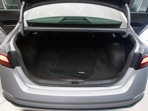 Used 2024 Nissan Altima 2.5 SV image 19