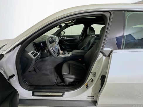 Used 2025 BMW i4 eDrive40 image 13