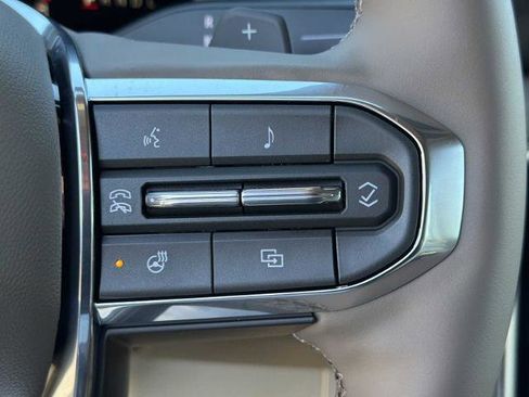 New 2026 GMC Yukon XL Denali w/ Denali Reserve Package image 9