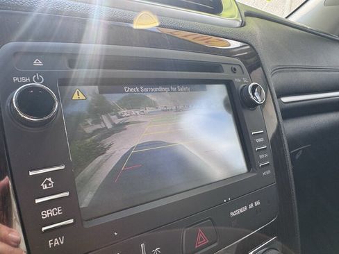 Used 2016 Chevrolet Traverse LT w/ Style and Technology Package image 10