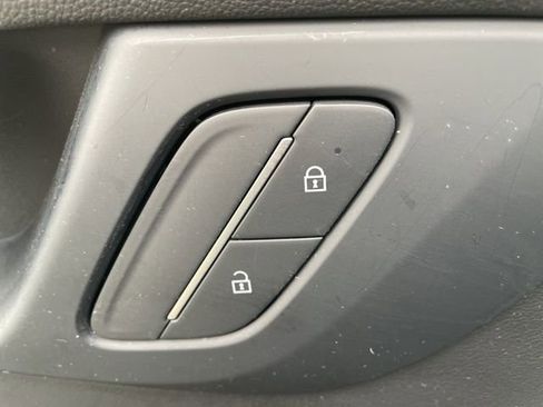 Used 2025 Buick Enclave Preferred image 10