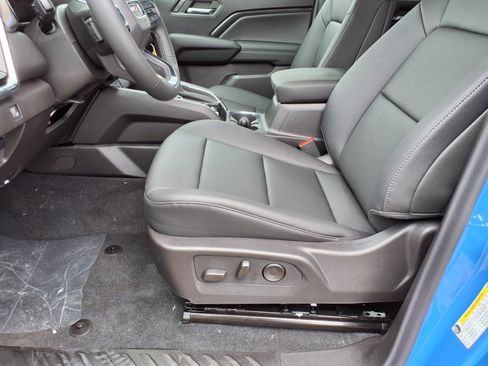 New 2025 GMC Canyon Elevation w/ Convenience Package image 12