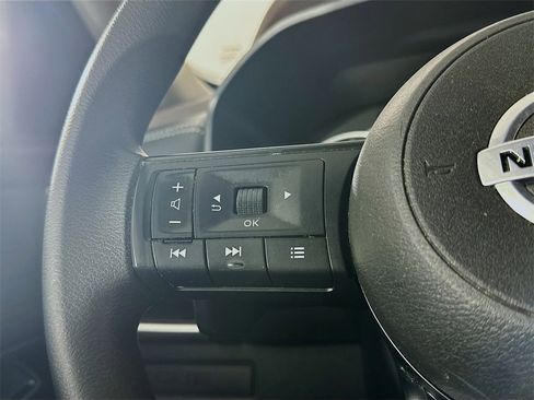 Used 2021 Nissan Rogue S image 25