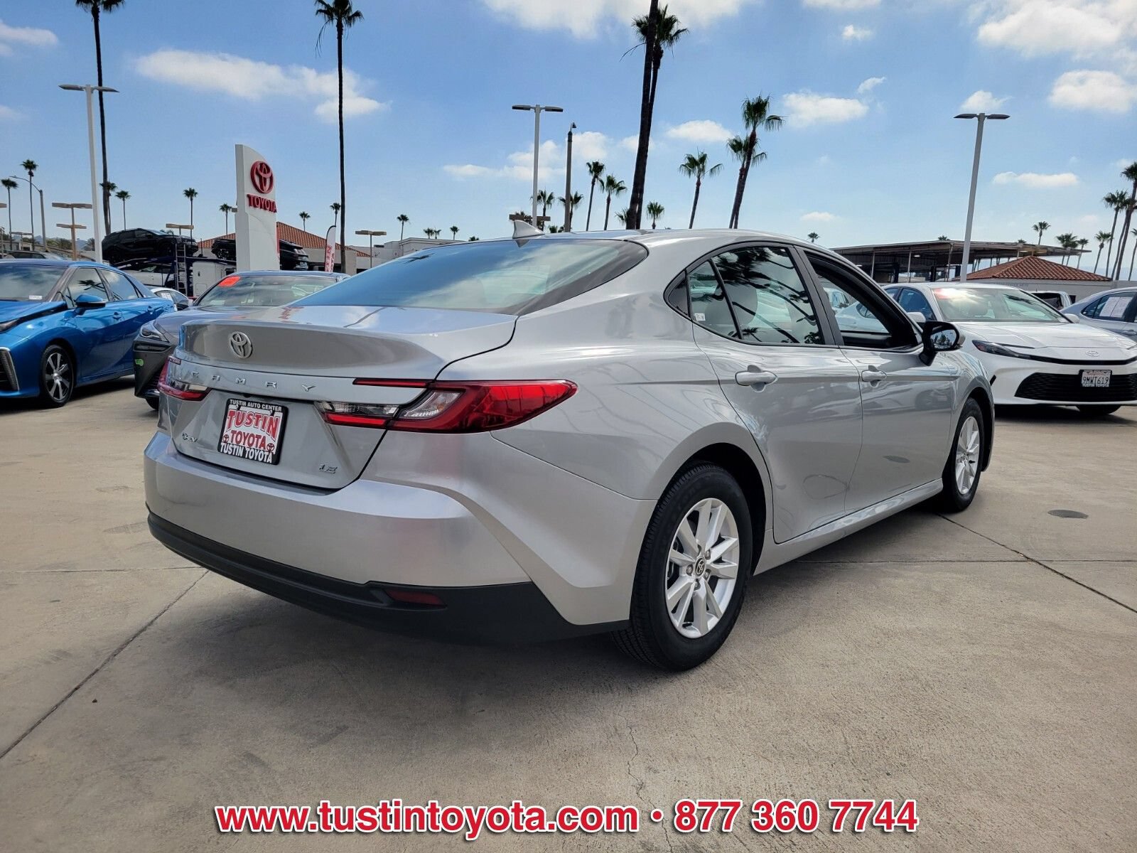 Certified 2025 Toyota Camry LE FWD image 4