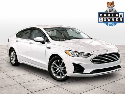 Used 2019 Ford Fusion SE FWD image 2