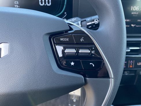 New 2026 Kia Niro LX FWD image 12