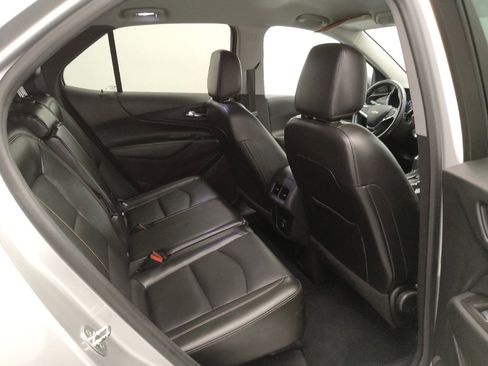 Used 2021 Chevrolet Equinox LT FWD image 19
