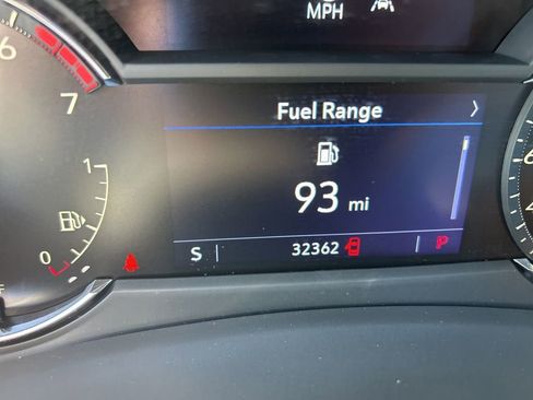 Used 2023 Cadillac XT4 Luxury w/ Cold Weather Package FWD image 47