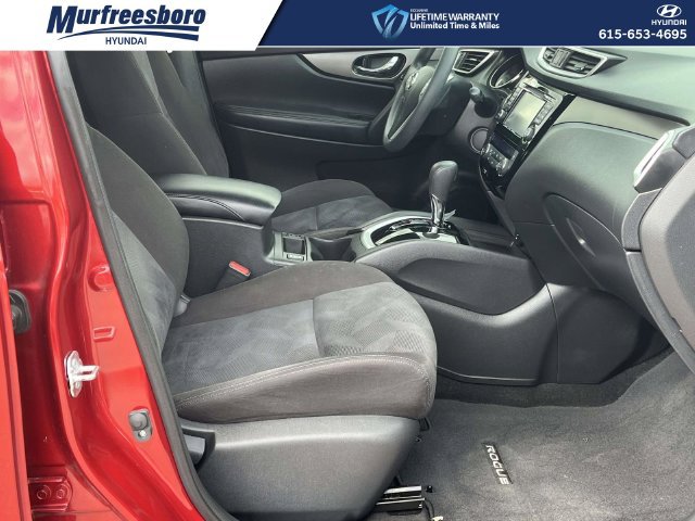 Used 2015 Nissan Rogue SV w/ SV Premium Package FWD image 24