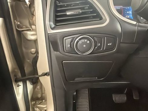 Used 2018 Ford Edge SEL w/ Equipment Group 201A AWD/4WD image 18
