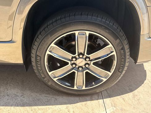 Used 2019 GMC Acadia Denali w/ Technology Package image 10