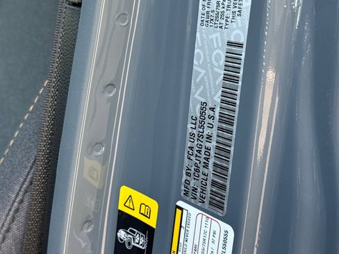 New 2025 Jeep Gladiator Willys image 26