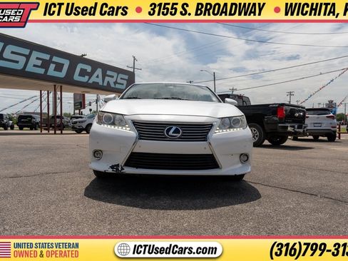 Used 2014 Lexus ES 300h w/ Luxury Package w/Bamboo Trim FWD image 9