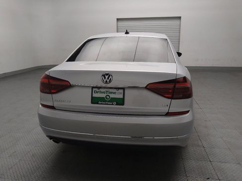 Used 2017 Volkswagen Passat 1.8T SE w/ SE Lighting Package FWD image 7