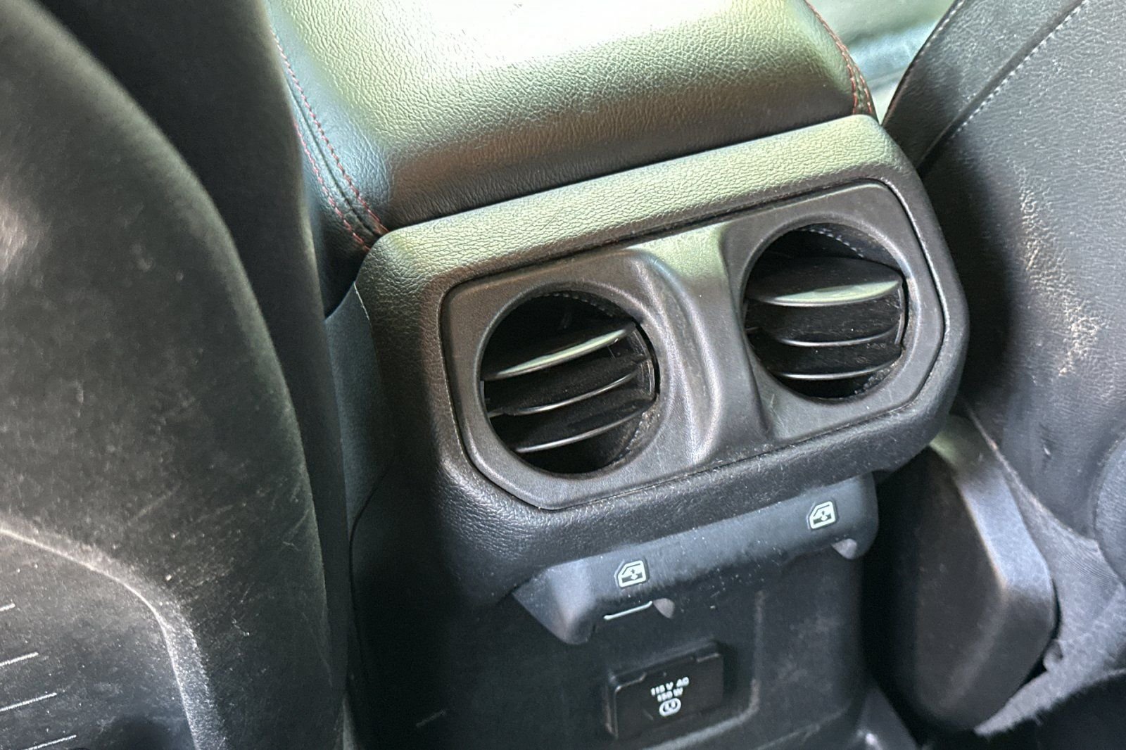 Used 2021 Jeep Wrangler Unlimited Rubicon w/ Cold Weather Group AWD/4WD image 14