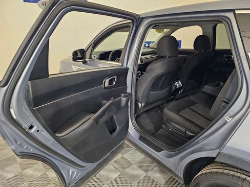 Used 2022 Kia Sorento LX FWD image 31