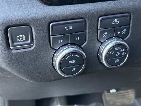 Used 2024 GMC Sierra 1500 Elevation AWD/4WD image 10