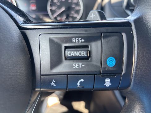 Used 2023 Nissan Rogue SV image 10