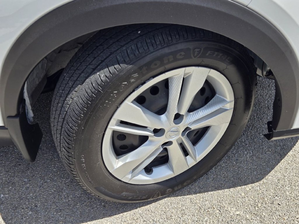 Certified 2025 Nissan Kicks Play S FWD image 6