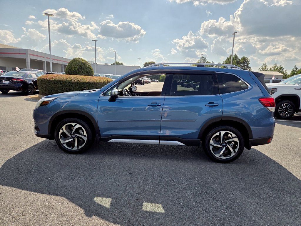Used 2024 Subaru Forester Touring w/ POP Package 3 AWD/4WD image 4