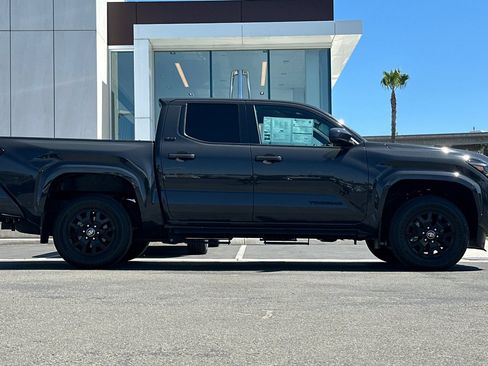 Used 2024 Toyota Tacoma SR5 AWD/4WD image 2