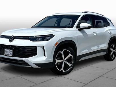 Used 2025 Volkswagen Tiguan SE