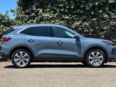 New 2024 Ford Escape Platinum w/ Premium Technology Package image 3