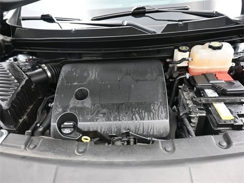 Used 2023 Chevrolet Traverse LT image 31