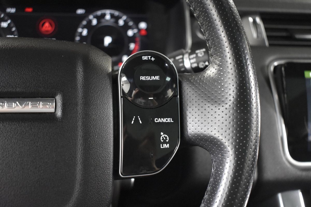 Used 2018 Land Rover Range Rover Sport SE AWD/4WD image 16