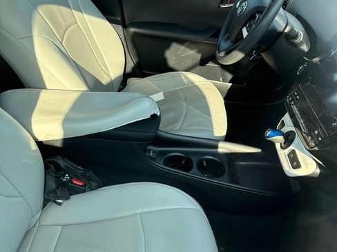 Used 2016 Toyota Prius Two w/ Protection Package FWD image 7
