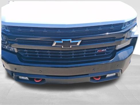 Used 2021 Chevrolet Silverado 1500 LT Trail Boss w/ Convenience Package II AWD/4WD image 2