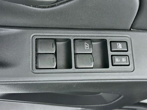 Used 2024 Nissan Frontier S RWD image 24