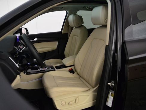 Certified 2025 Audi Q5 Premium image 4