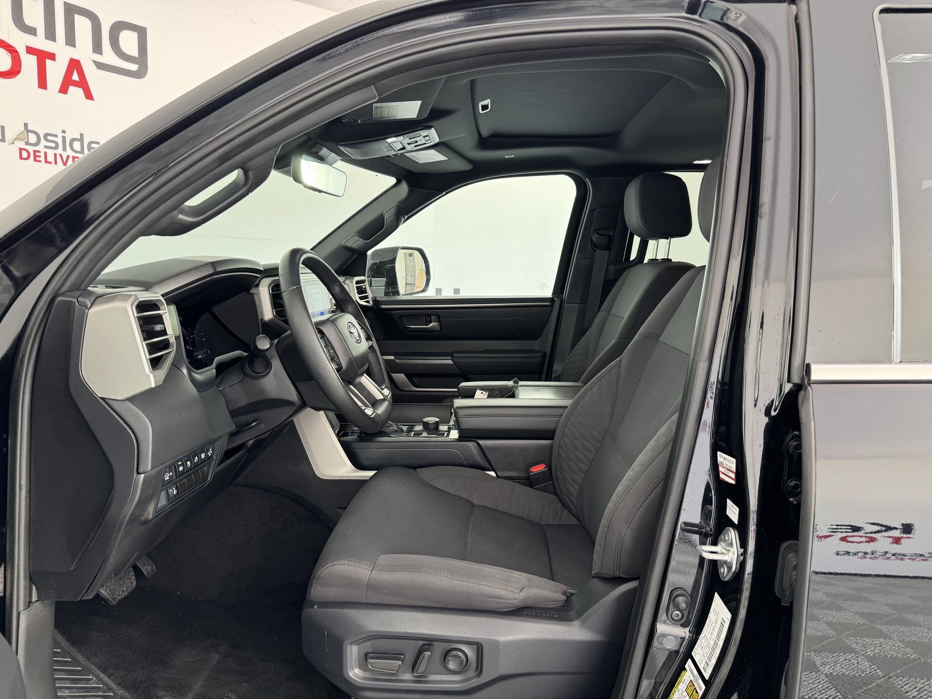 Certified 2025 Toyota Sequoia SR5 AWD/4WD image 16