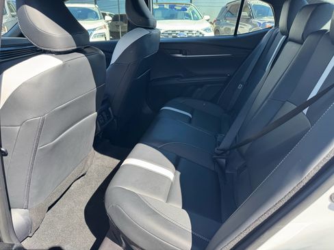 Used 2025 Toyota Camry SE image 14