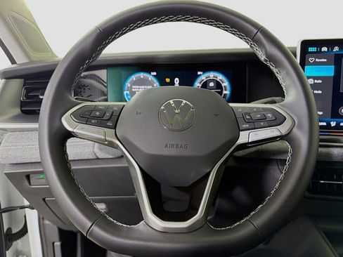 Used 2025 Volkswagen Tiguan S image 12